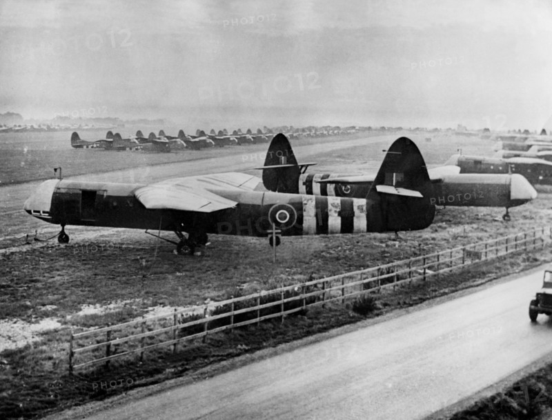 Gliders of the 1st Allied Airborne Army in England (September 1944)