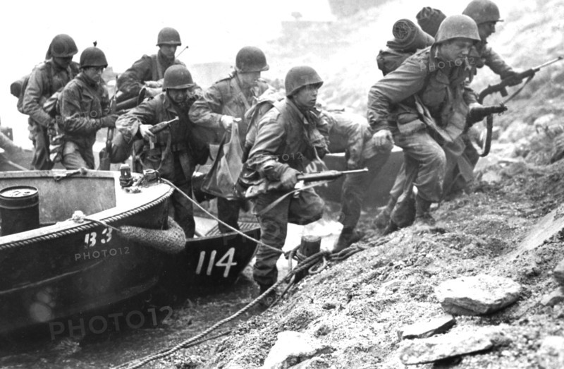 Les troupes de la VIIe armée US franchissent le Rhin  26 mars 1945