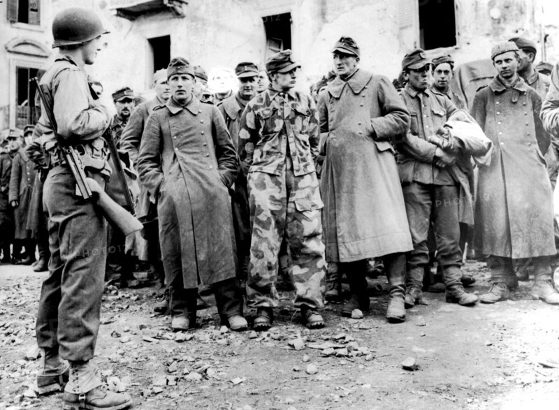 Prisonniers allemands à Anzio, 21 mars 1944