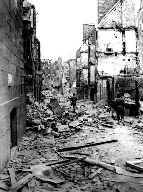 Entrée des troupes américaines dans Vire, 7 août 1944