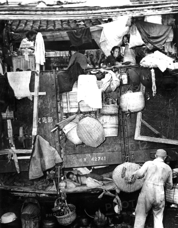 Dans le Sud de la Chine, des civils fuient les envahisseurs japonais, 1944