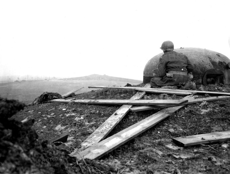 Soldat américain sur la ligne Maginot près de Guising, 13 décembre 1944