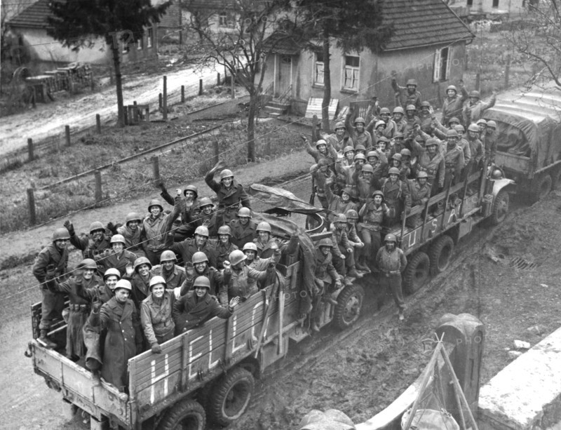 Soldats et officiers américains rentrant dans leurs foyers
(11 décembre 1944)