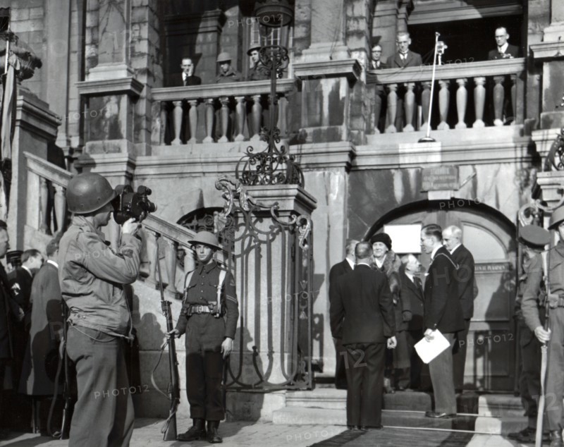 La Reine Wilhelmine retourne aux Pays-Bas
(21 mars 1945)
