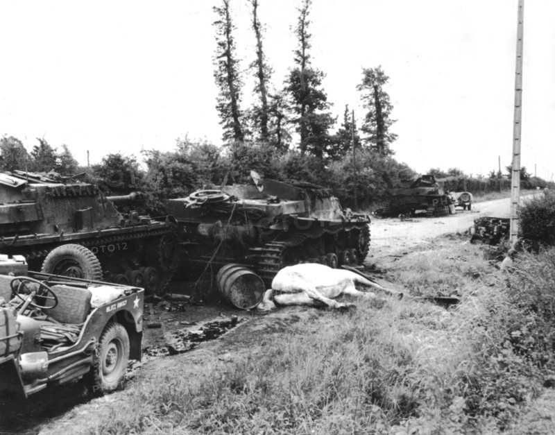 Route reliant Carentan à Periers, après la contre-attaque allemande. (13 juin 1944)
