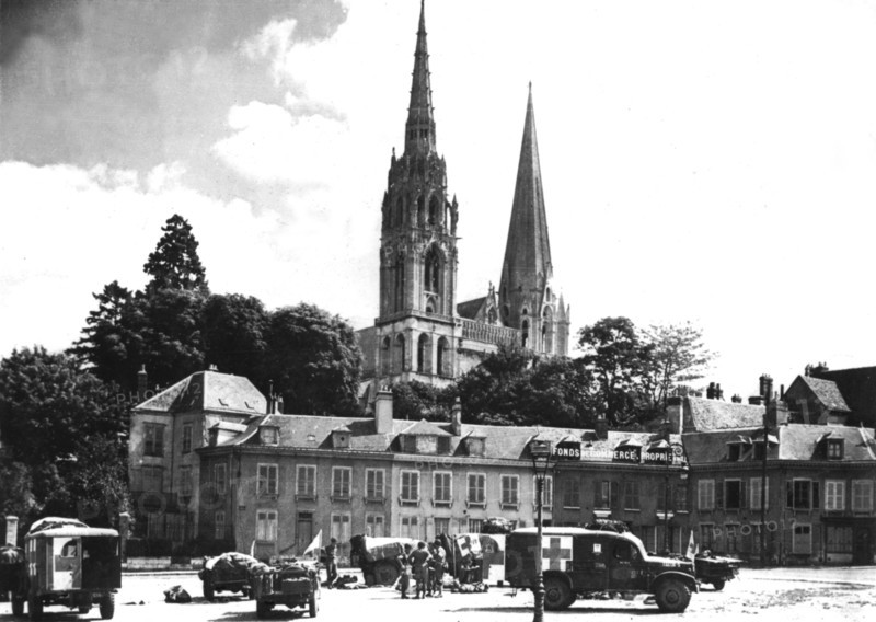 Americans in Chartres (France) August 17, 1944.