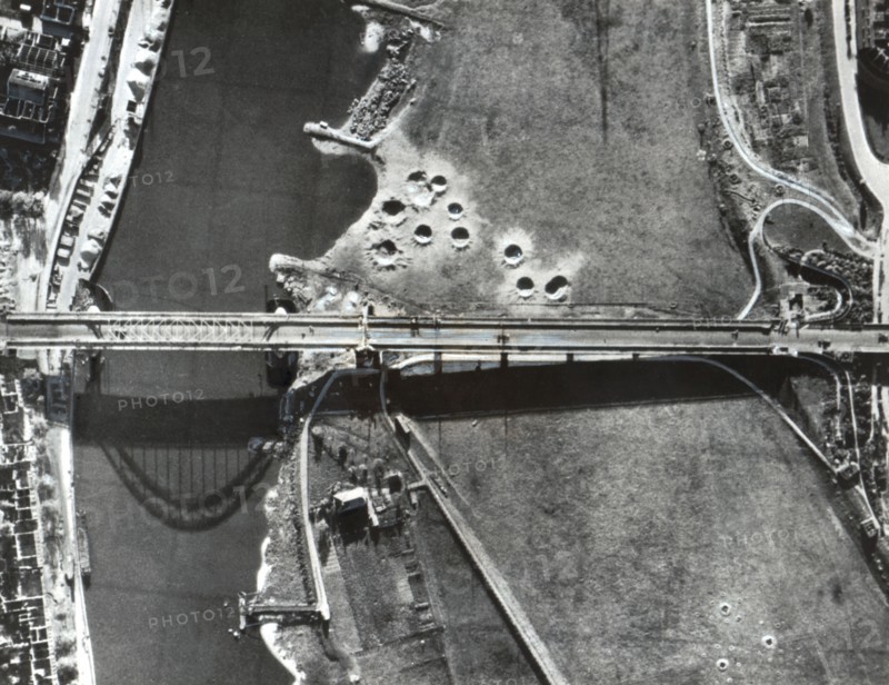 Arnhem bridge (Holland ) attacked by U.S. Marauders 
(Fall 1944).