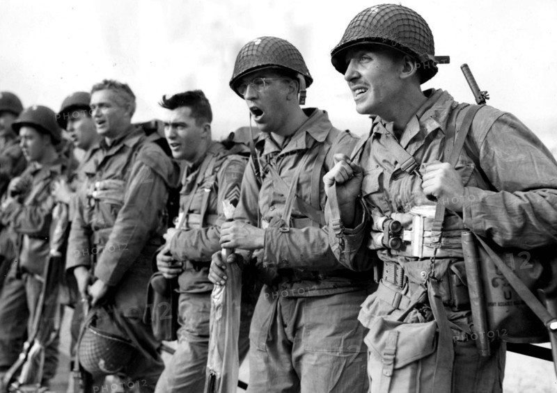 GI's avant le Débarquement sur les plages de Normandie (juin 1944)