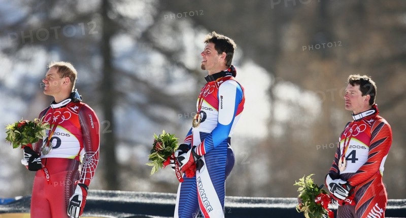 Olympia
20. Olympische Winterspiele 2006 Turin
Ski Alpin Herren Abfahrt
Siegerehrung, Michael Walchhofer (AUT,Silber li) Antoine Deneriaz (FRA,mitte) gewinnt Gold und Bruno Kernen (SUI, Bronze re)
FOTO : Pressefoto ULMER /  Andreas Schaad