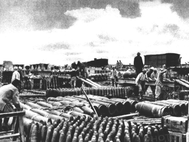 Dépôt de munitions, 1916