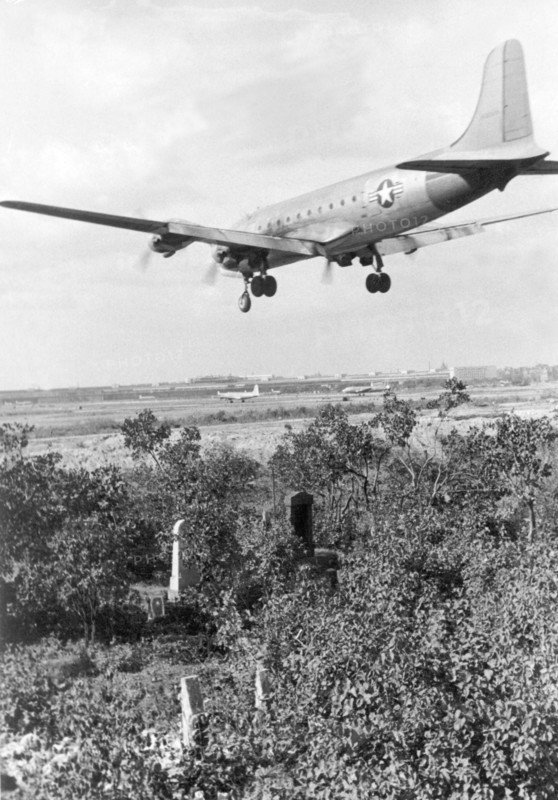 Airlift for the supply of West Berlin