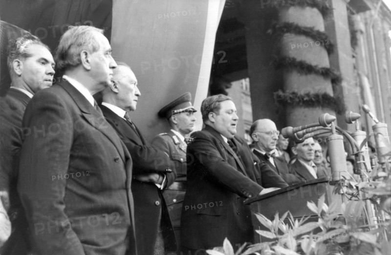 Berlin Blockade lifted