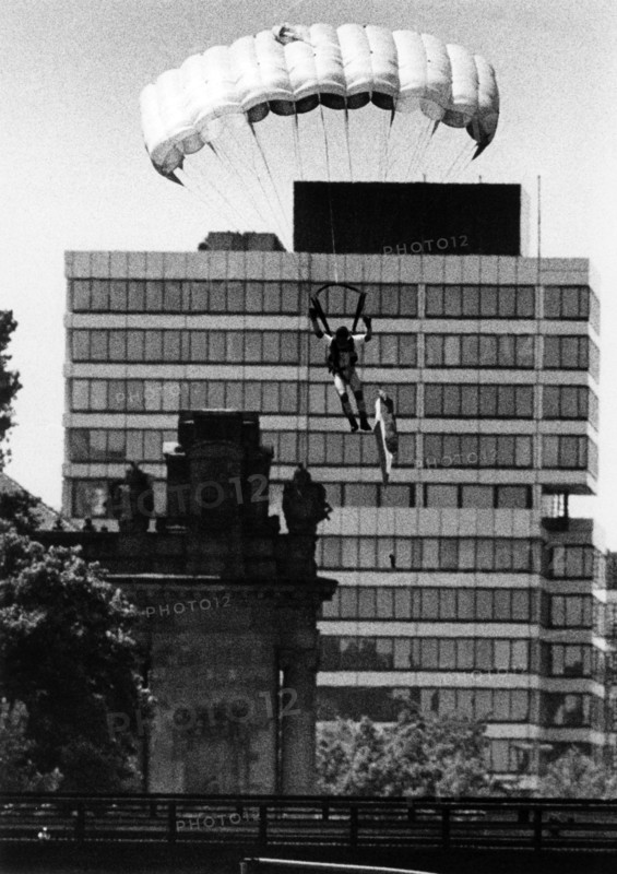 French parachutist in Berlin