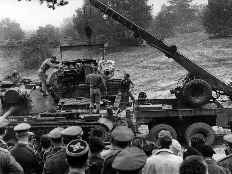 Chance of engine during allied tank manoeuvre in Grunewald in Berlin