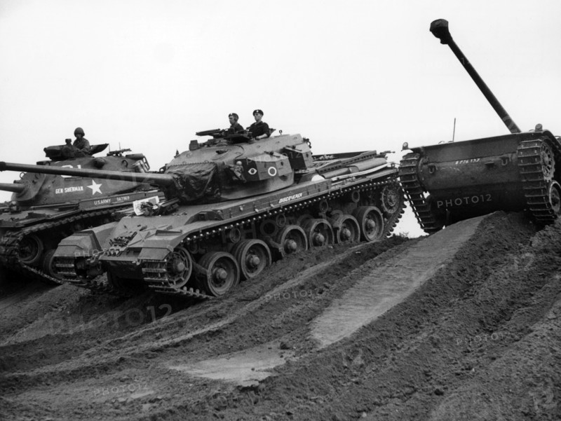 Allied tank maneuver in the Berlin Grunewald