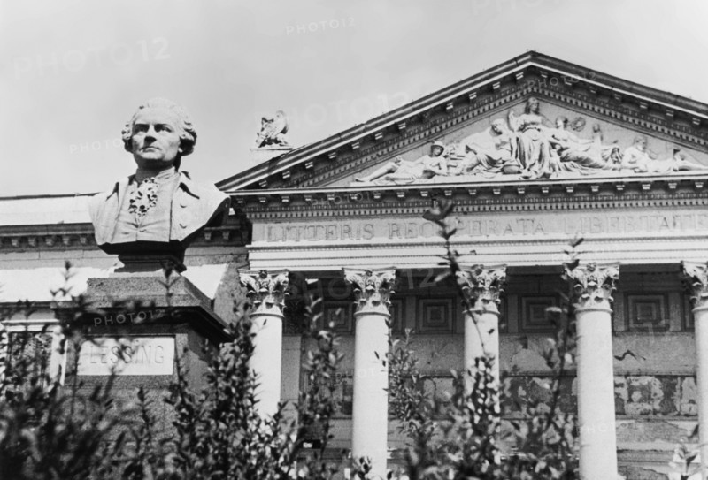 Post-war era - destroyed Frankfurt