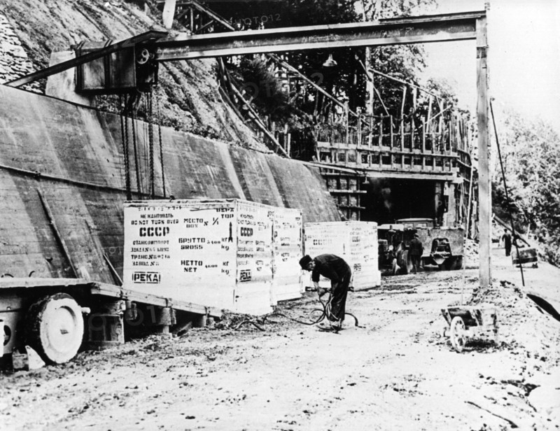 Post-war era - dismantling of German factories