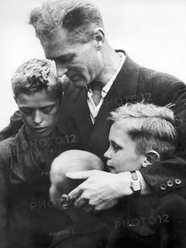 Post-war era - refugee children