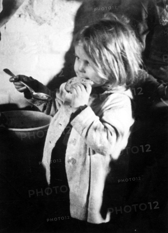 Post-war era - soup kitchen of Red Cross