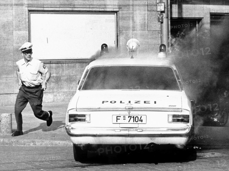 Street battle after Meinhof suicide in Frankfurt