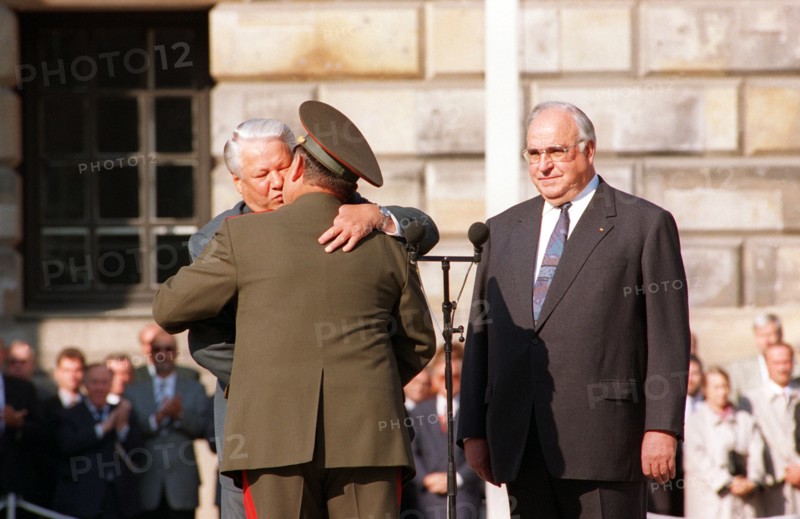 Withdrawal of Russian troops - Boris Jelzin, Helmut Kohl