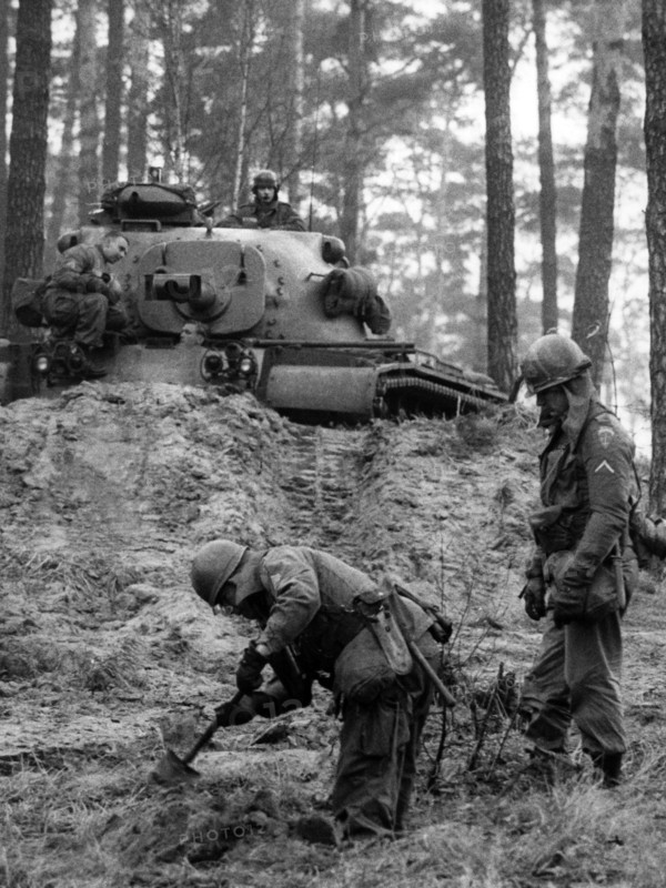 Manoeuvre of US army in Berlin Grunewald