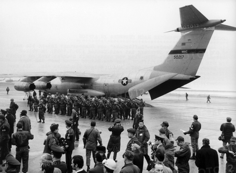 US soldiers land in Germany for the participation in the manoeuvre REFORGER I