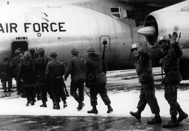 US soldiers return to the USA after having finished the manoeuvre REFORGER I