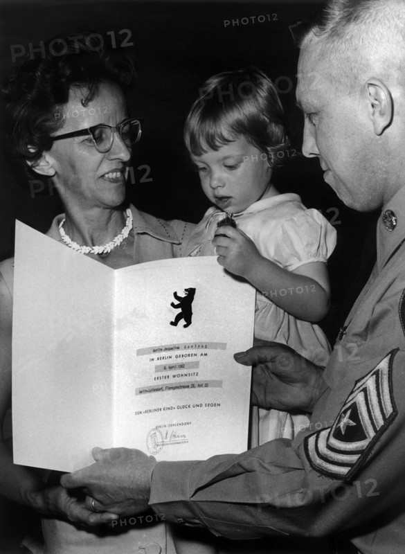 Certificates for American children born in Berlin