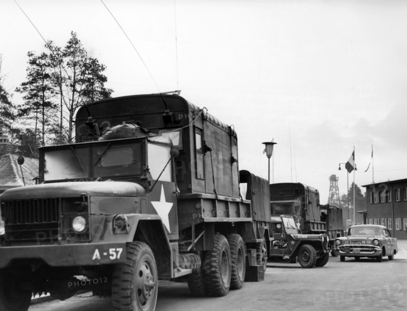 US troop transport to Berlin leads through Soviet zone