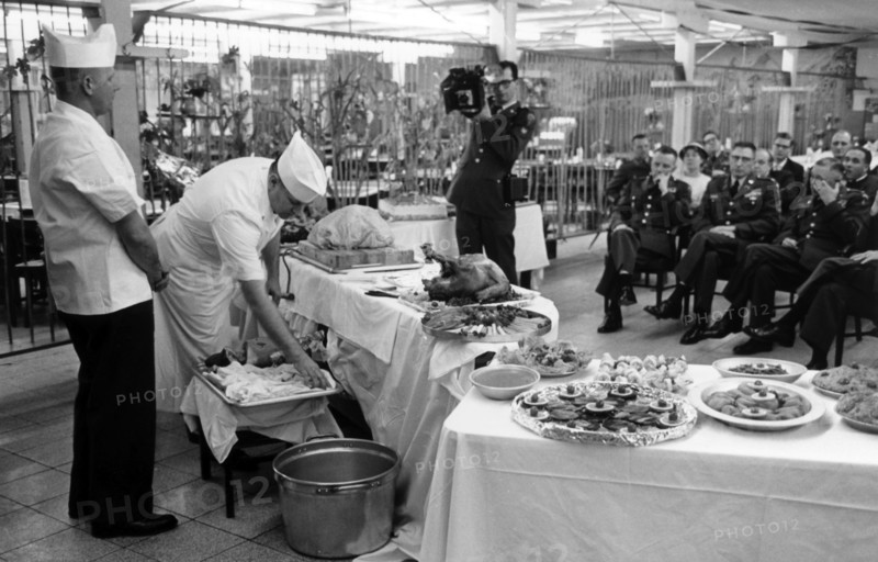 U.S. soldiers celebrate Thanksgiving in Germany