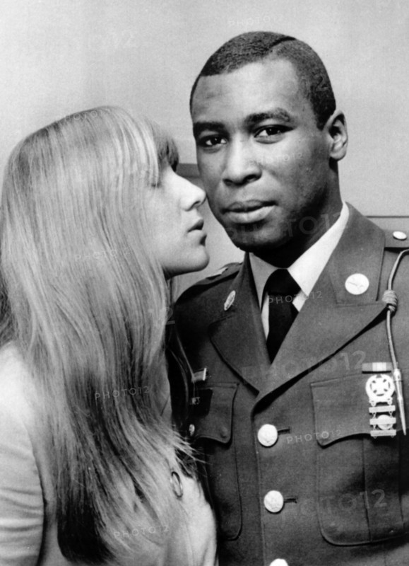The U.S. deserter Ray Roy Jones and his wife on trial