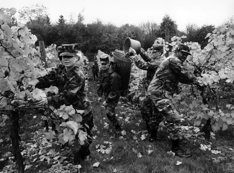 US soldiers help with vintage