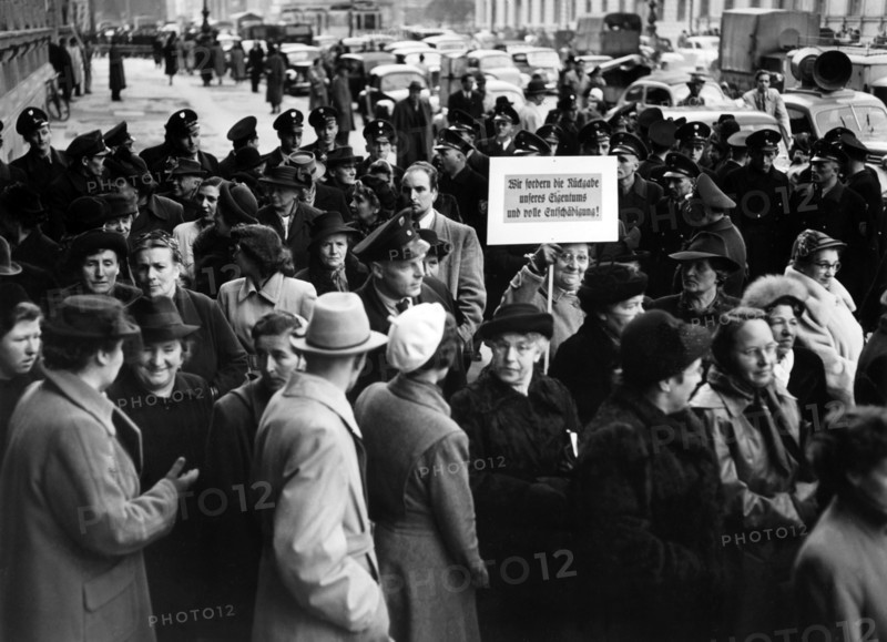 Demonstration of victims of the occupation in Munich