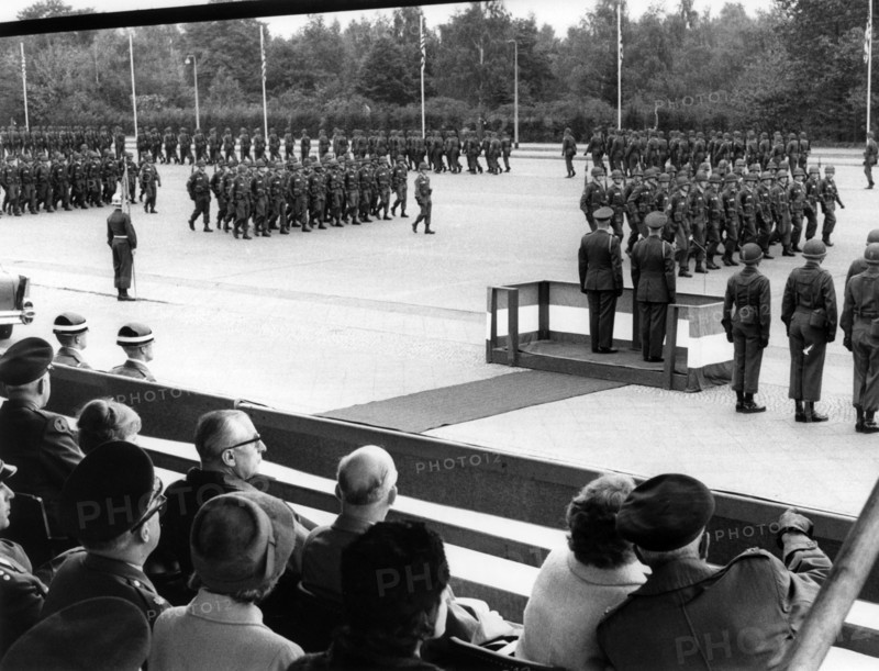 Anniversary parade of the 6th infantry regiment in Berlin