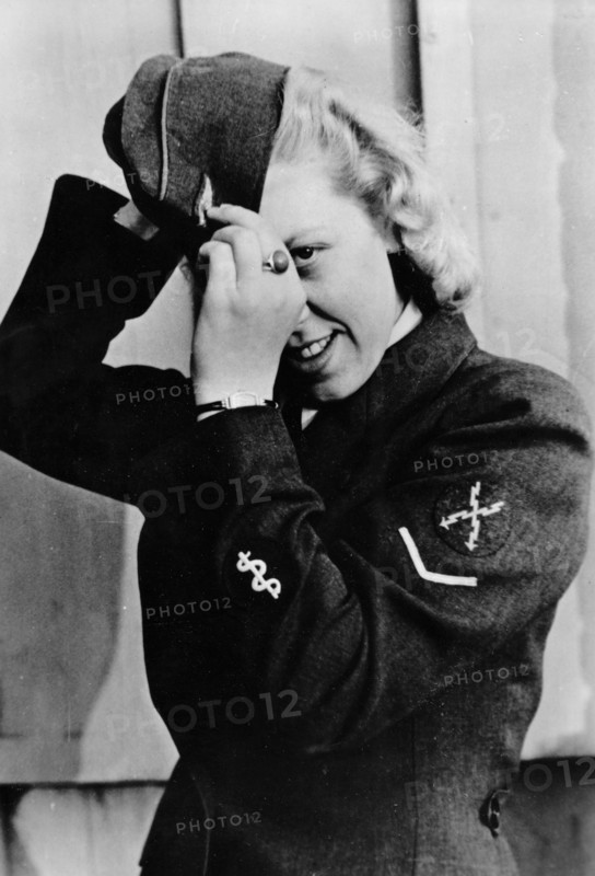 WW II - women at the front 1943