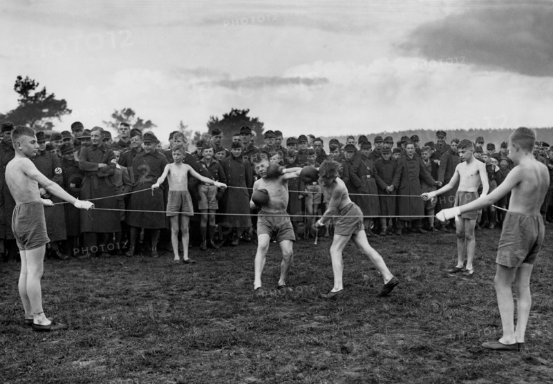 Third Reich - HJ boxing lessons
