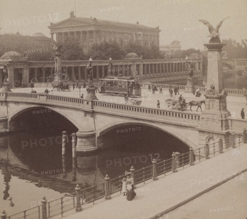 Berlin - Friedrich Bridge at National Gallery