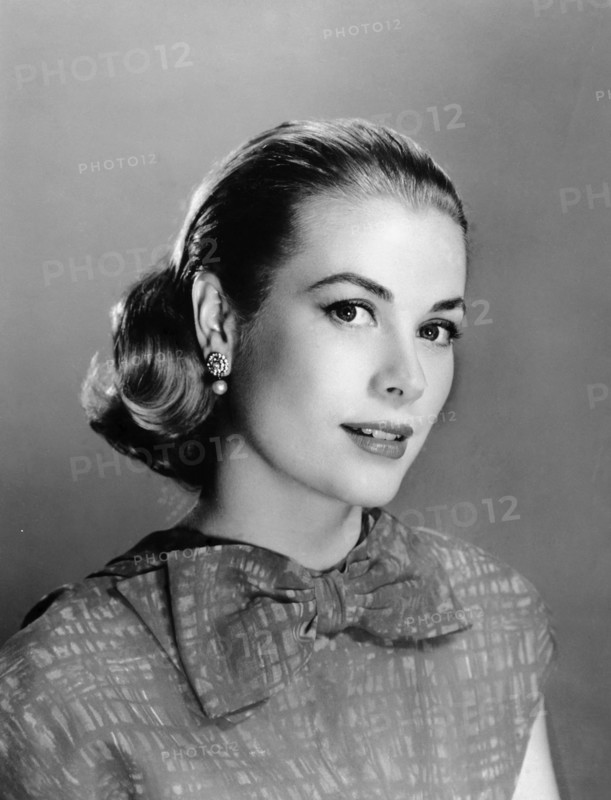 GRACE KELLY (ca. 1954) B36001