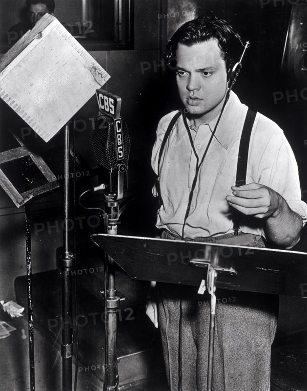 Orson Welles first gained wide notoriety for his 30 October 1938 radio...