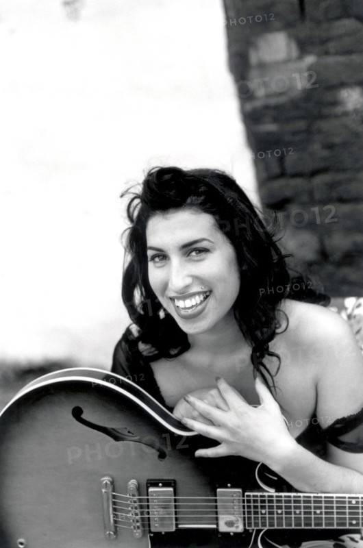 Portrait of singer Amy Winehouse photogr..........