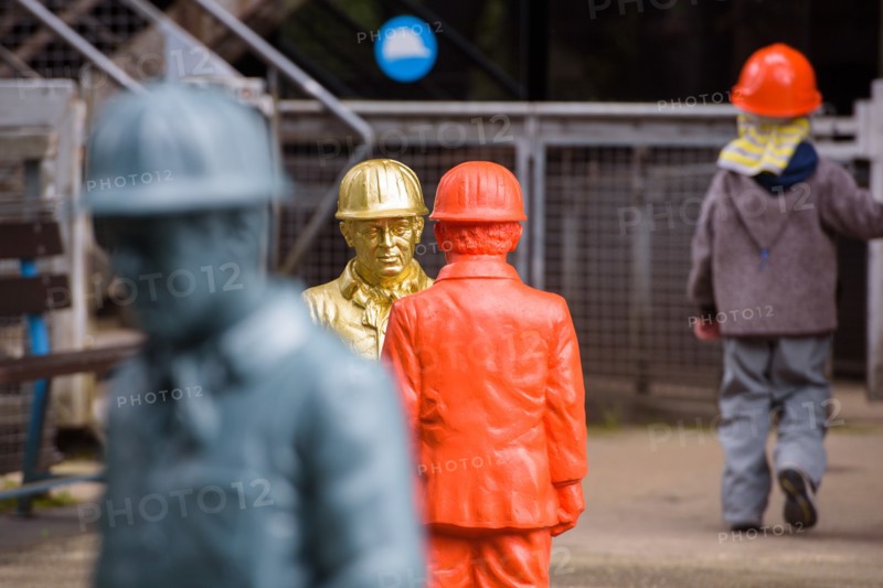 Steelworker sculptures in Voelklingen