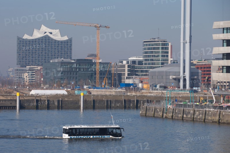 Amphibienbus im Hamburger Hafen