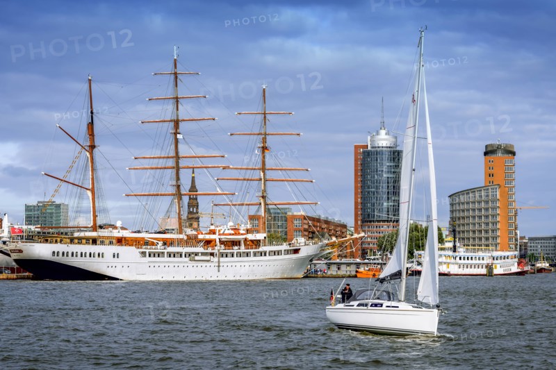 Kreuzfahrtschiff Sea Cloud II im Hafen von Hamburg, Deutschland