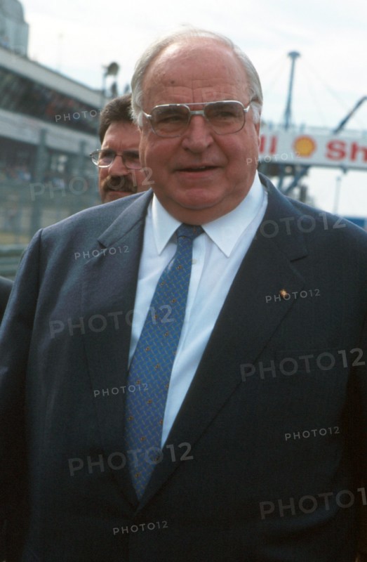Alt - Bundeskanzler Helmut Kohl, 1997 //  
Ex - Bundeskanzler - Portrait - Porträt - Politiker - Politik - Prominenter - Promi - VIP - Dia 
 - copyright  photo © ATP  Arthur THILL


The German Chancellor Helmut Kohl visited the Nuerburgring on 28. September 1997 for the Formula 1 GP and to congratulate Michael Schumacher for his 100 F1 GP start. | Verwendung weltweit