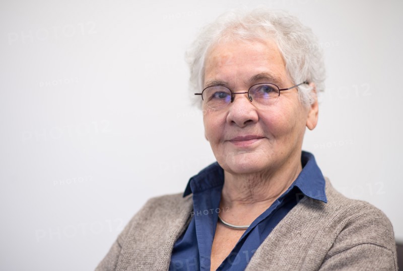 Die Biochemikerin und Medizinnobelpreisträgerin Christiane Nüsslein-Volhard, aufgenommen am 04.10.2017 im Max-Planck-Institut für Entwicklungsbiologie in Tübingen (Baden-Württemberg). (zu dpa «Als Frau früh Spitzenforscherin: Christiane Nüsslein-Volhard wird 75» vom 13.10.2017) Foto: Sebastian Gollnow/dpa | Verwendung weltweit