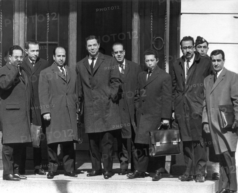 Die algerische Delegation. Am 18. März 1962 unterzeichneten Vertreter Frankreichs und der algerischen Befreiungsfront FLN in Evian-les-Bains ein Abkommen, das Algerien Frieden und Unabhängigkeit brachte