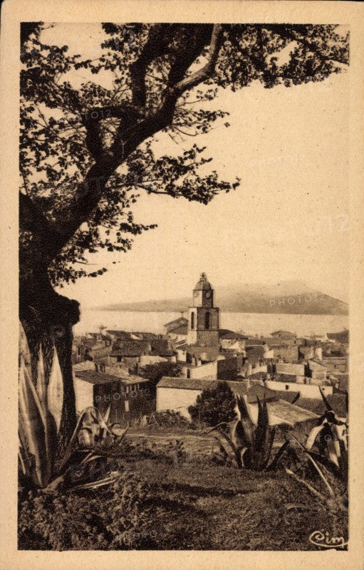 Saint Tropez Var, Vue Générale, Blick auf die Stadt mit Kirchturm