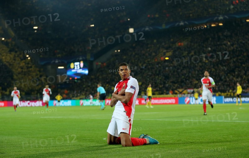 firo : 12.04.2017 Fußball, Saison 2016/2017, Champions League, BVB, Borussia Dortmund - AS Monaco, Viertelfinal-Hinspiel Torjubel, Jubel, Freude, Kylian MBAPPE, AS Monaco, ganze Figur,
