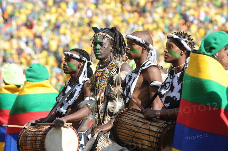 Dancers perform during the opening ceremony of the 2010 FIFA World Cup at Soccer City stadium in Johannesburg, South Africa 11 June 2010. Photo: Achim Scheidemann dpa - Please refer to http://dpaq.de/FIFA-WM2010-TC